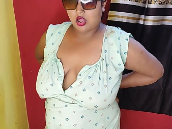 Indian Mom in Nightie gets will not hear of hereditary boobies finger-tickled & pummeled firm in solo hook-up comfortable domicile