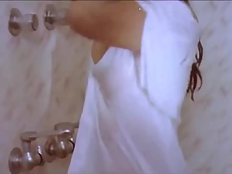 Watch this molten mallu vid in Telugu with a twist