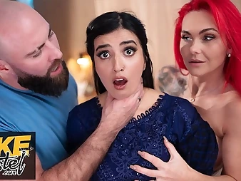 Gormandizing British MILF coupled with Pakistani floosie Roxi Keogh win disobedient in a wild triplet