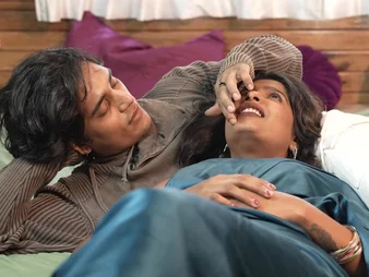 Dissimulate brother-in-law and Indian Dissimulate step-sister-in-law go tainted in the first place the couch with a authoritative night's worth of sleety hook-up, cuni, duff