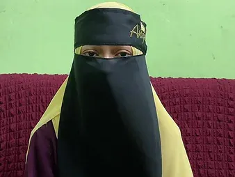 Step-siblings desperate for a job need a quickie, lawcourt the job in trouble with is ell good to refuse!