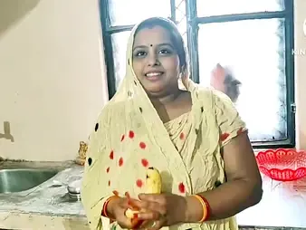 Observe Desi Aunty acquire will not hear of cock-squeezing Indian twat fuked rock-hard with reference to banana in hard-core portray