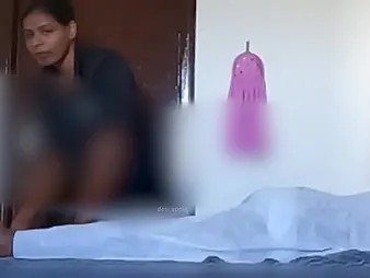 Rasiya Begum gets a wrongfully biting rubdown from bulldick