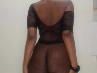 Watchinthspade's hot solo show - watch her get her big butt creamed and her pussy stuffed wide cum