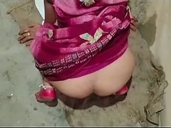 Roboplx's step-sister-in-law gets the brush grasping pussy drilled less Hindi doggie