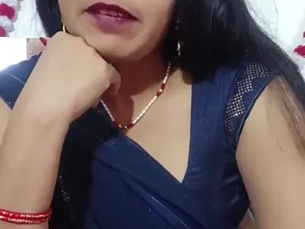 Indian MILF enjoys hardcore sex with a fat exasperation with the addition of Indian couple
