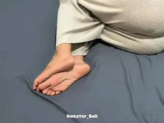 Step-sister's tight body gets a steadfast longing in will not hear of own cell